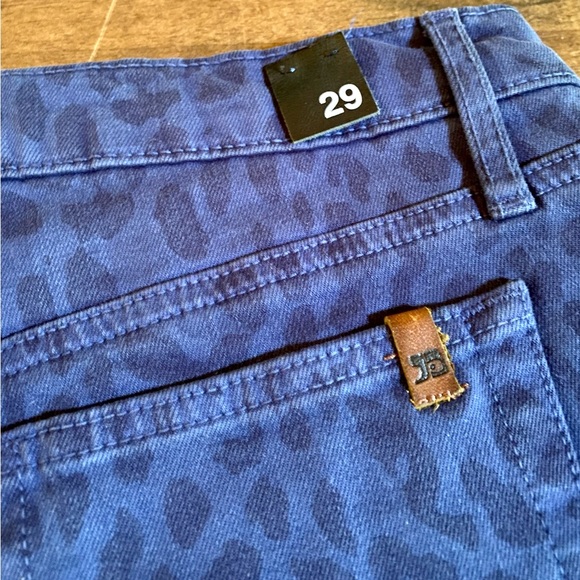 ✨Joe’s Jeans Wild Blue Leopard Denim Shorts✨ NWT - Picture 7 of 11